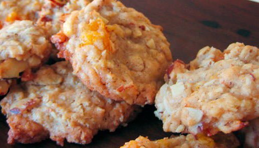 Oatmeal Apricot Almond Cookies
